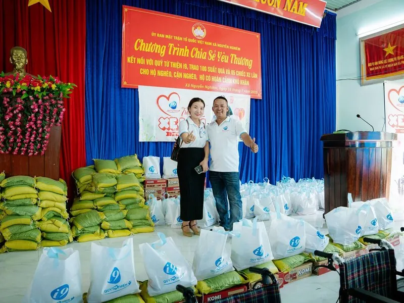 Hình ảnh đội ngũ lucky88 làm việc tận tâm